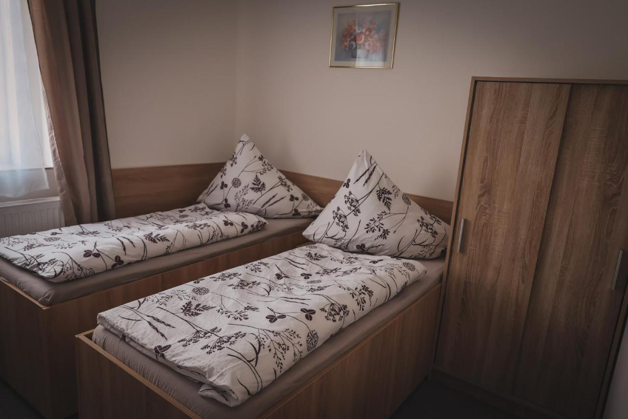 Hotel Apartment Faraon Rumburk Esterno foto