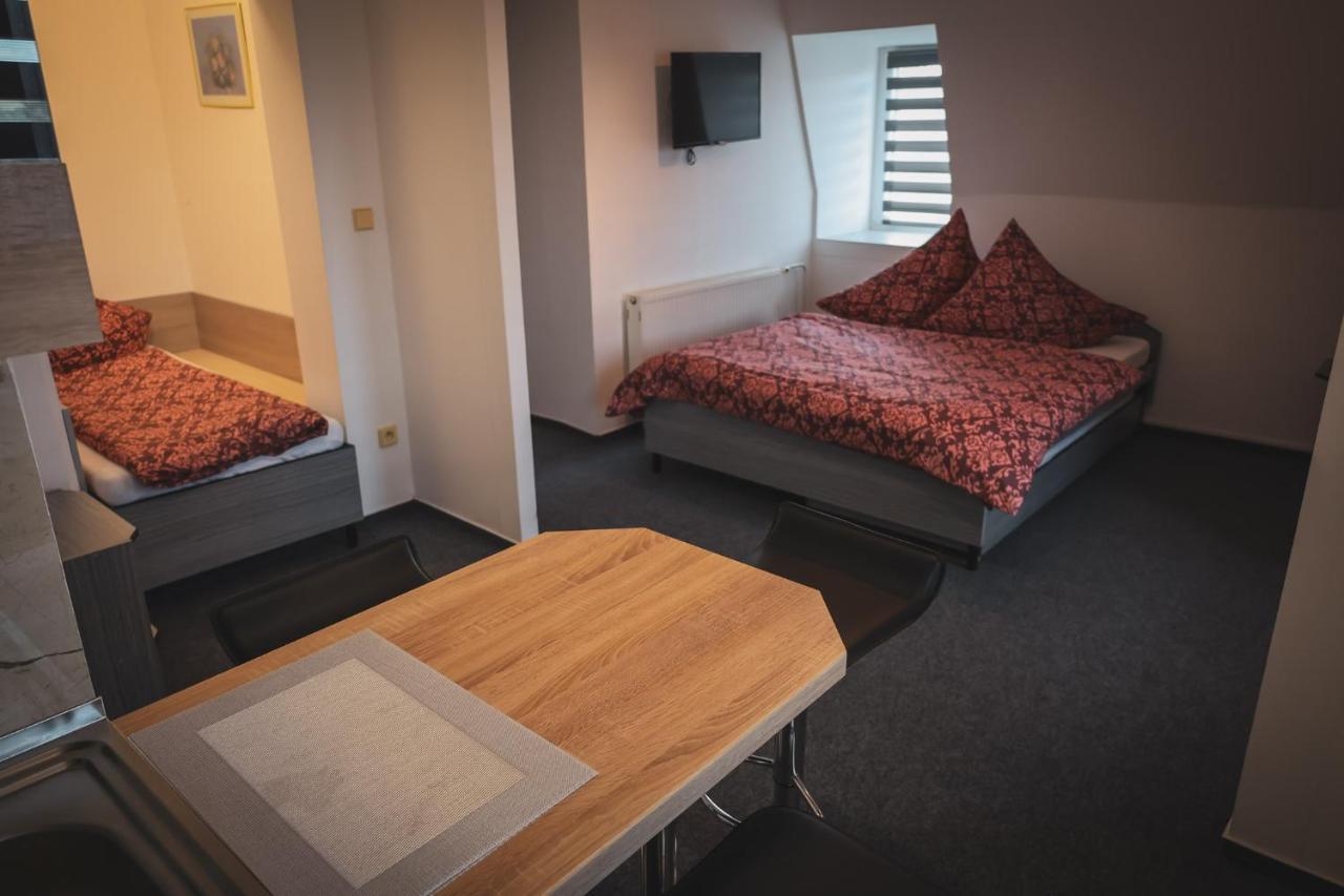 Hotel Apartment Faraon Rumburk Esterno foto