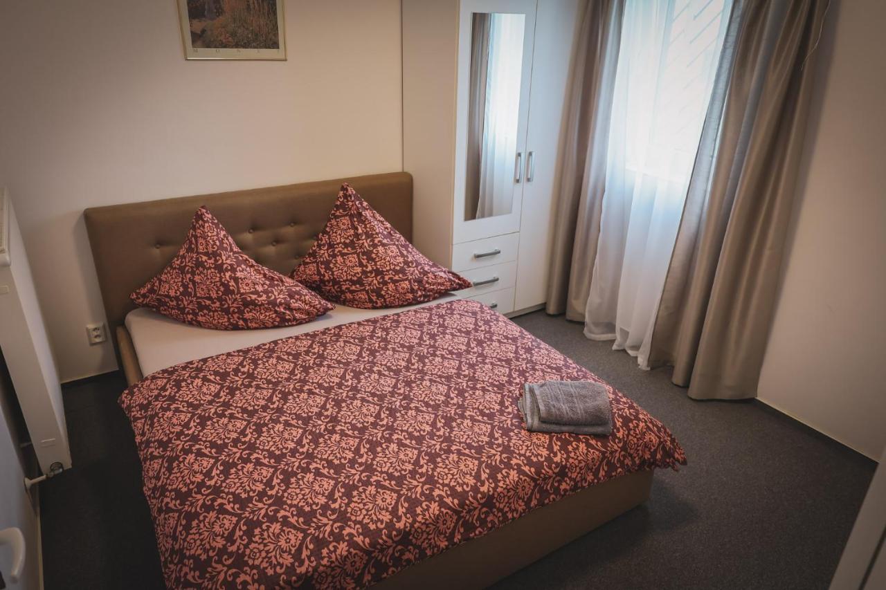 Hotel Apartment Faraon Rumburk Esterno foto