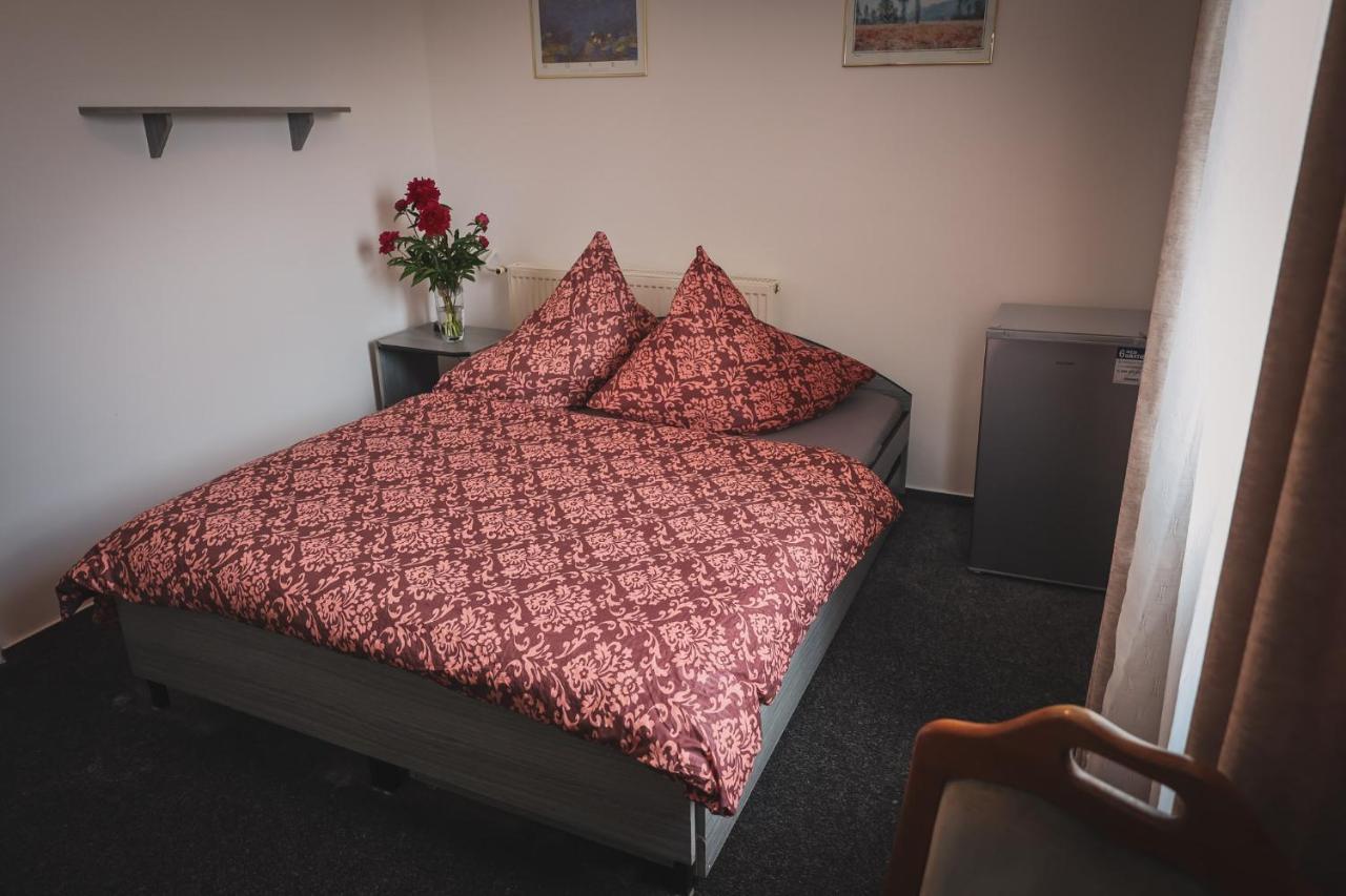 Hotel Apartment Faraon Rumburk Esterno foto
