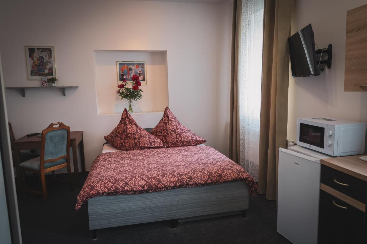 Hotel Apartment Faraon Rumburk Esterno foto