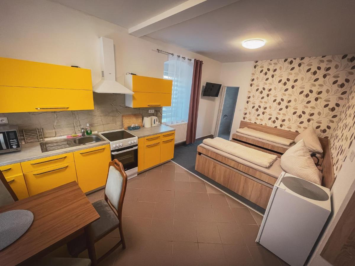 Hotel Apartment Faraon Rumburk Esterno foto