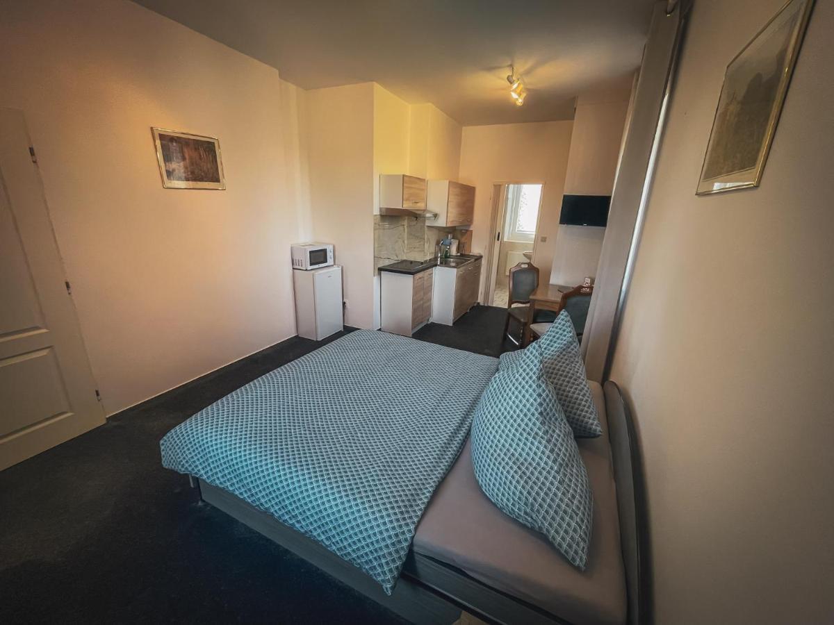Hotel Apartment Faraon Rumburk Esterno foto