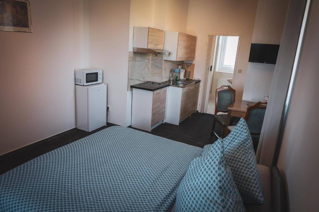 Hotel Apartment Faraon Rumburk Esterno foto